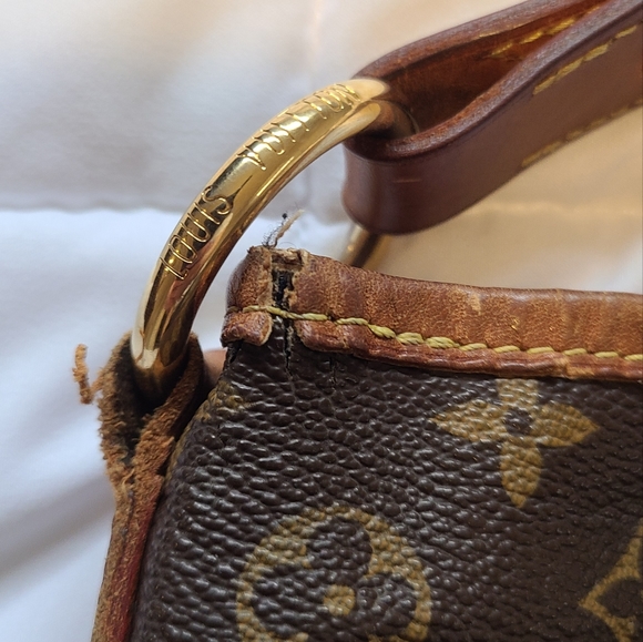 Louis Vuitton Monogram Shoulder Tote with Original Dust Bag - Picture 5 of 11